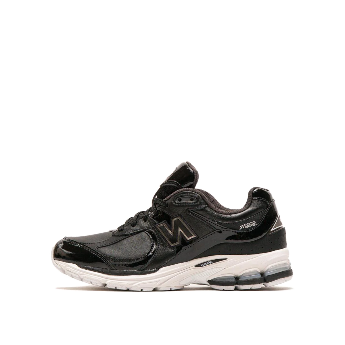 new-balance-2002r-blackwhite-u2002rd