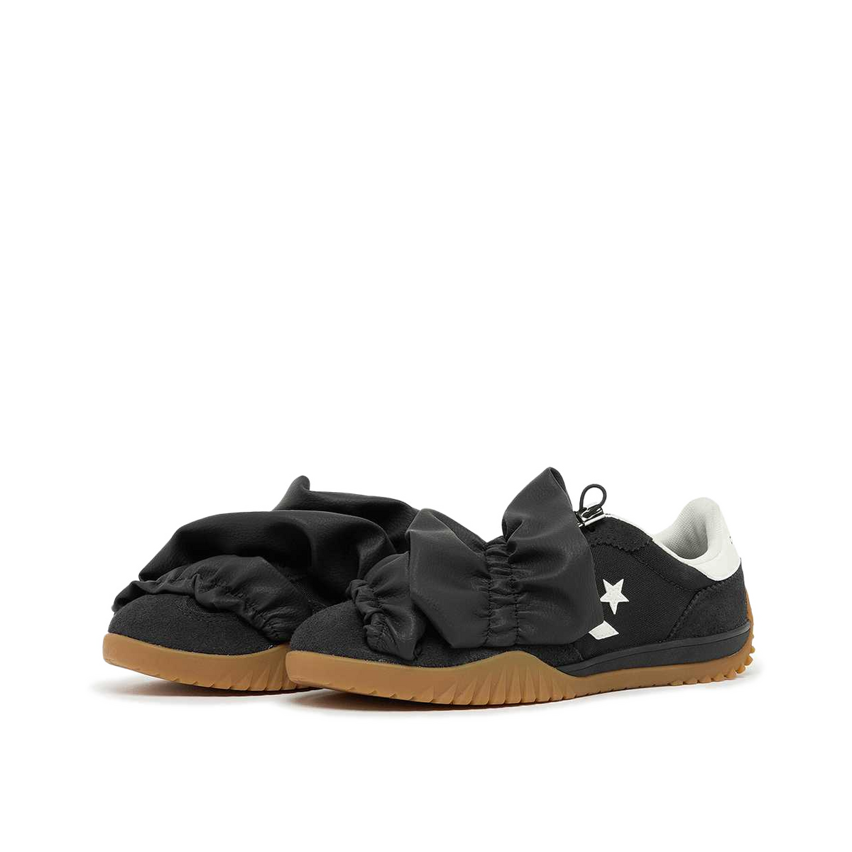 converse-run-star-trainer-ruffle-black-ruffles-a17731c