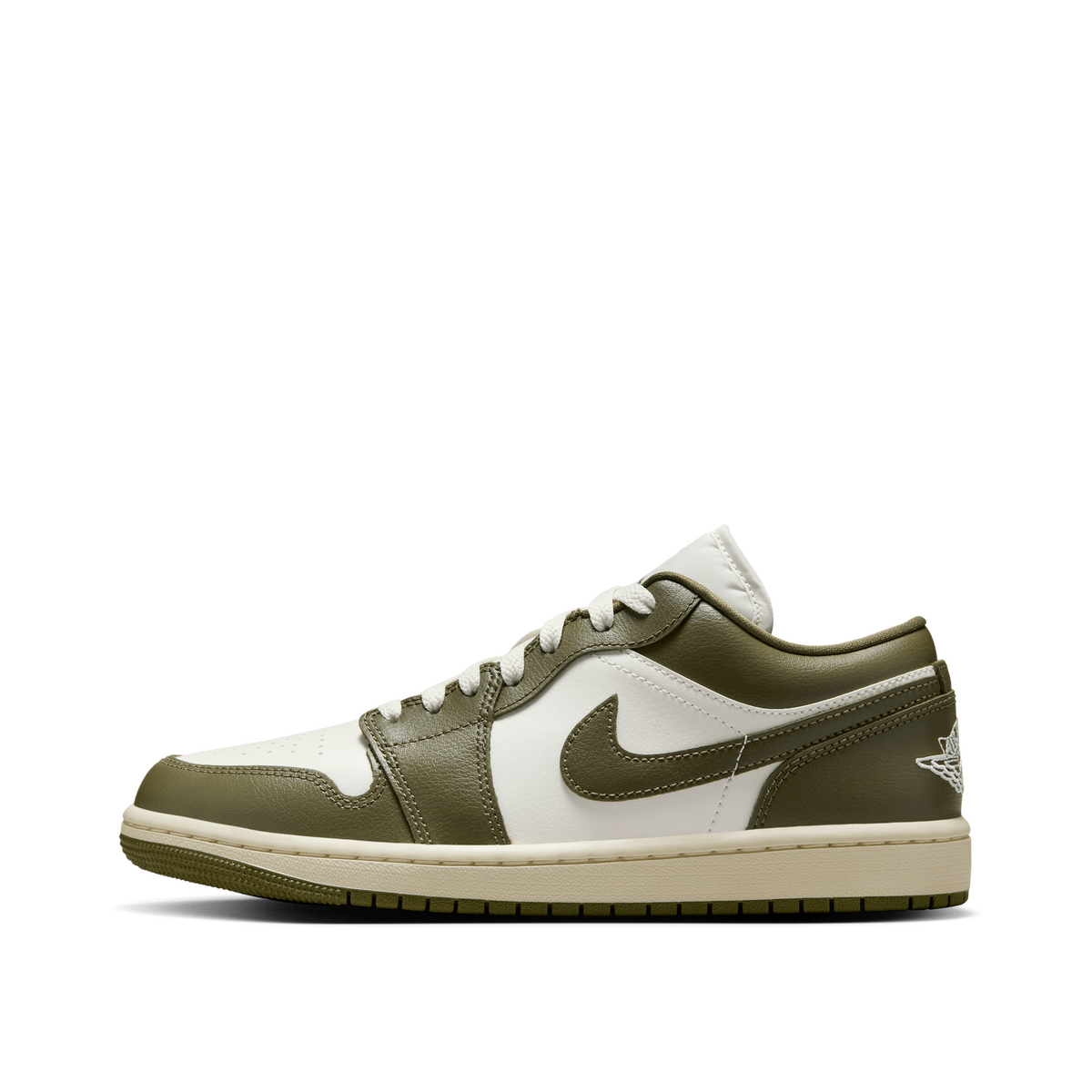 air-jordan-1-low-wmns-white-dc0774-122