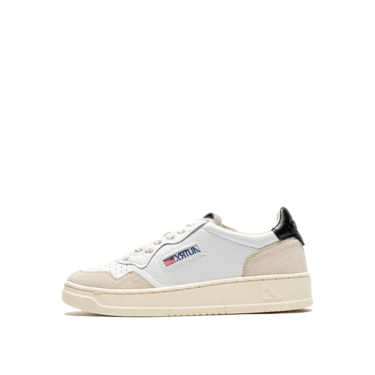 autry-medalist-low-whiteblack-aulwls21