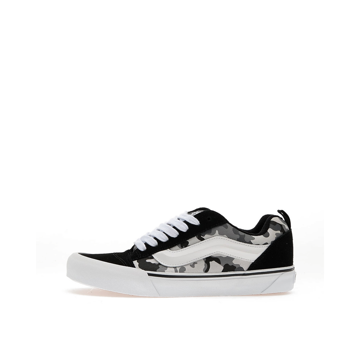 vans-knu-skool-camo-blackwhite-vn000d22bzw1