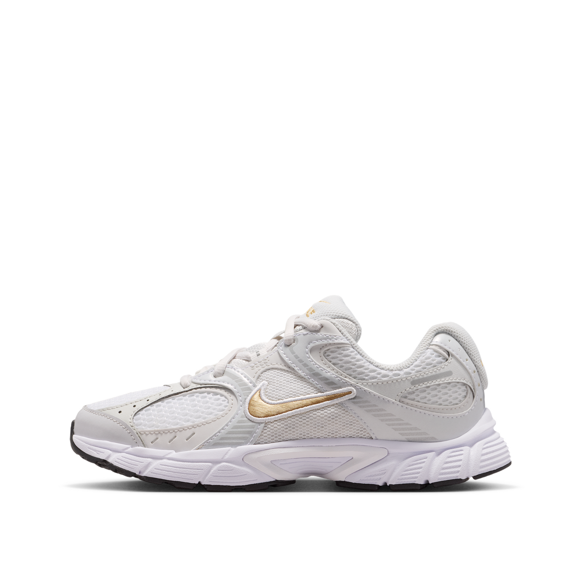 nike-v5-rnr-gs-white-metallic-gold-hq6411-104