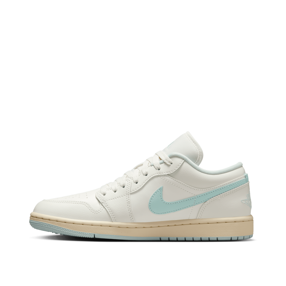 air-jordan-1-low-white-dc0774-134