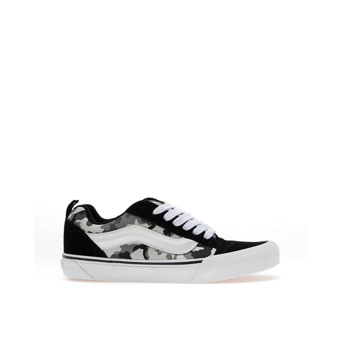 vans-knu-skool-camo-blackwhite-vn000d22bzw1