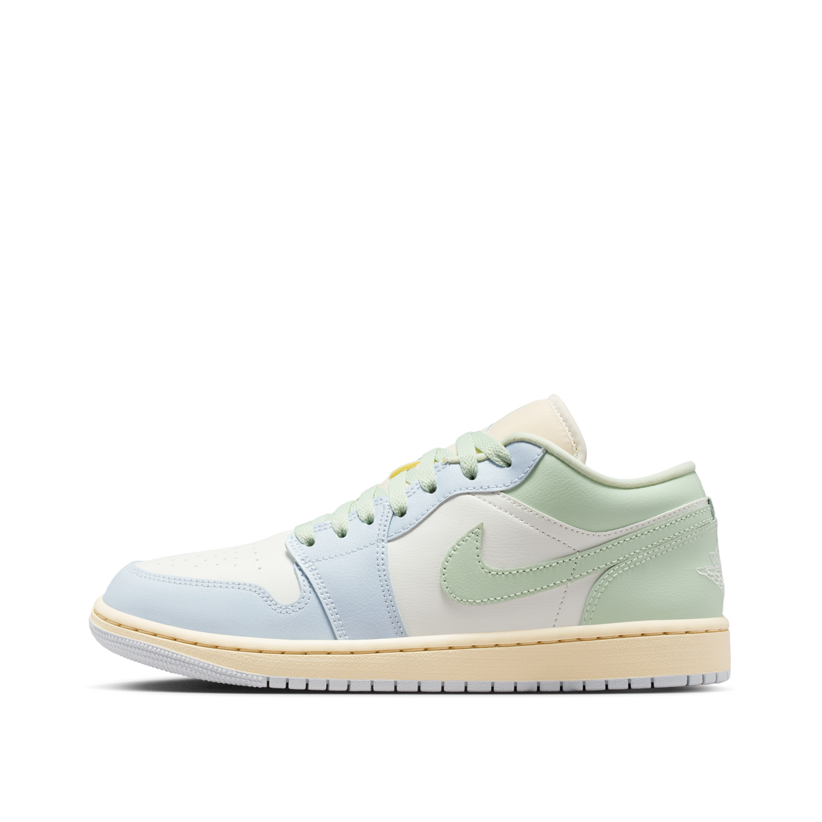 air-jordan-1-low-white-dc0774-108