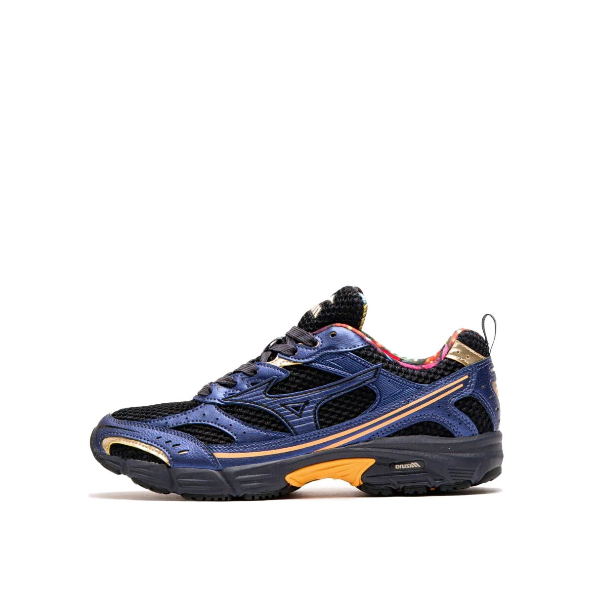 Mizuno MXR "Black/Cadmium Orange" | D1GA251601